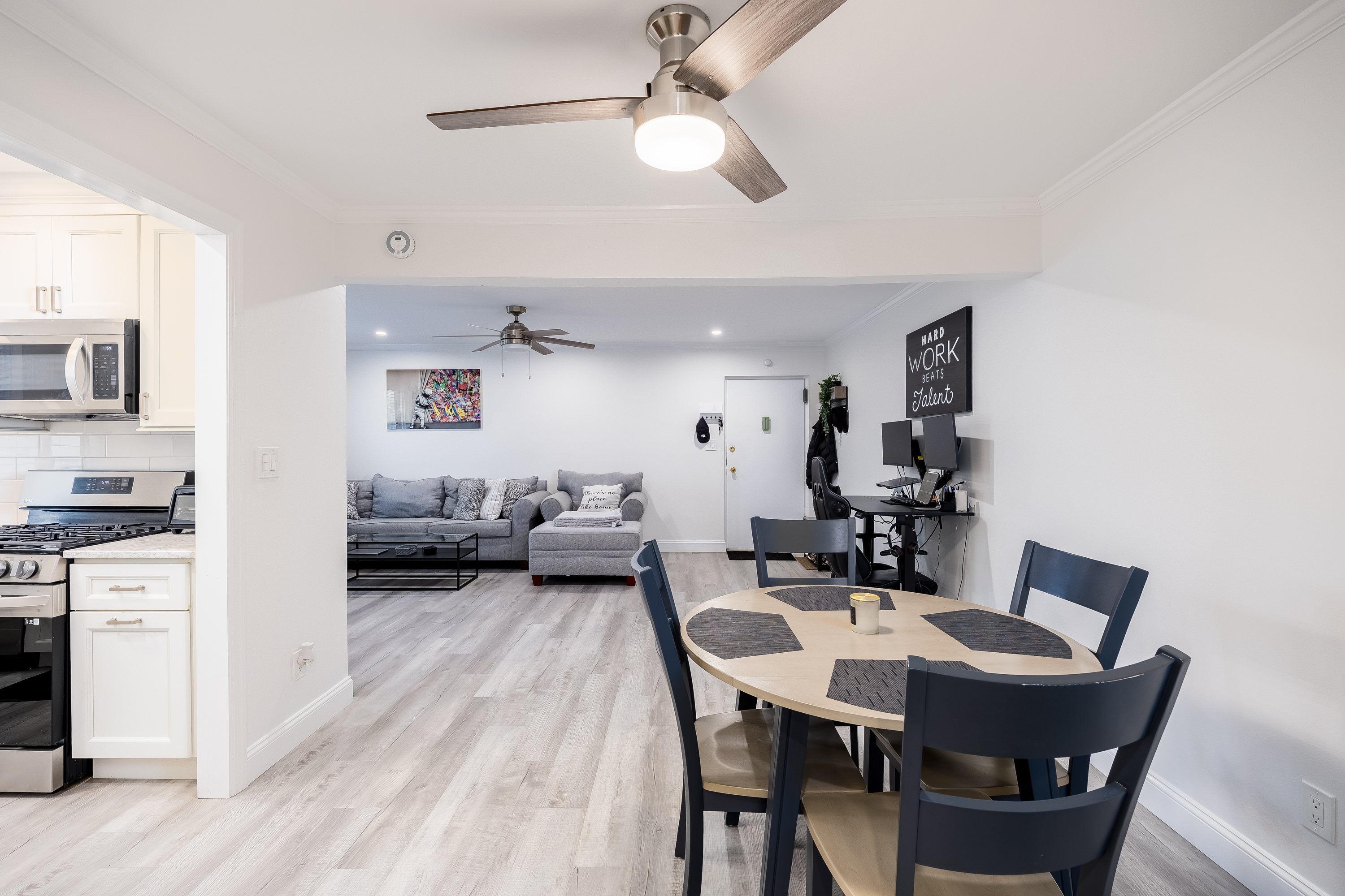  200 Merrick Road, Amityville, NY, 11701 - 物件實景