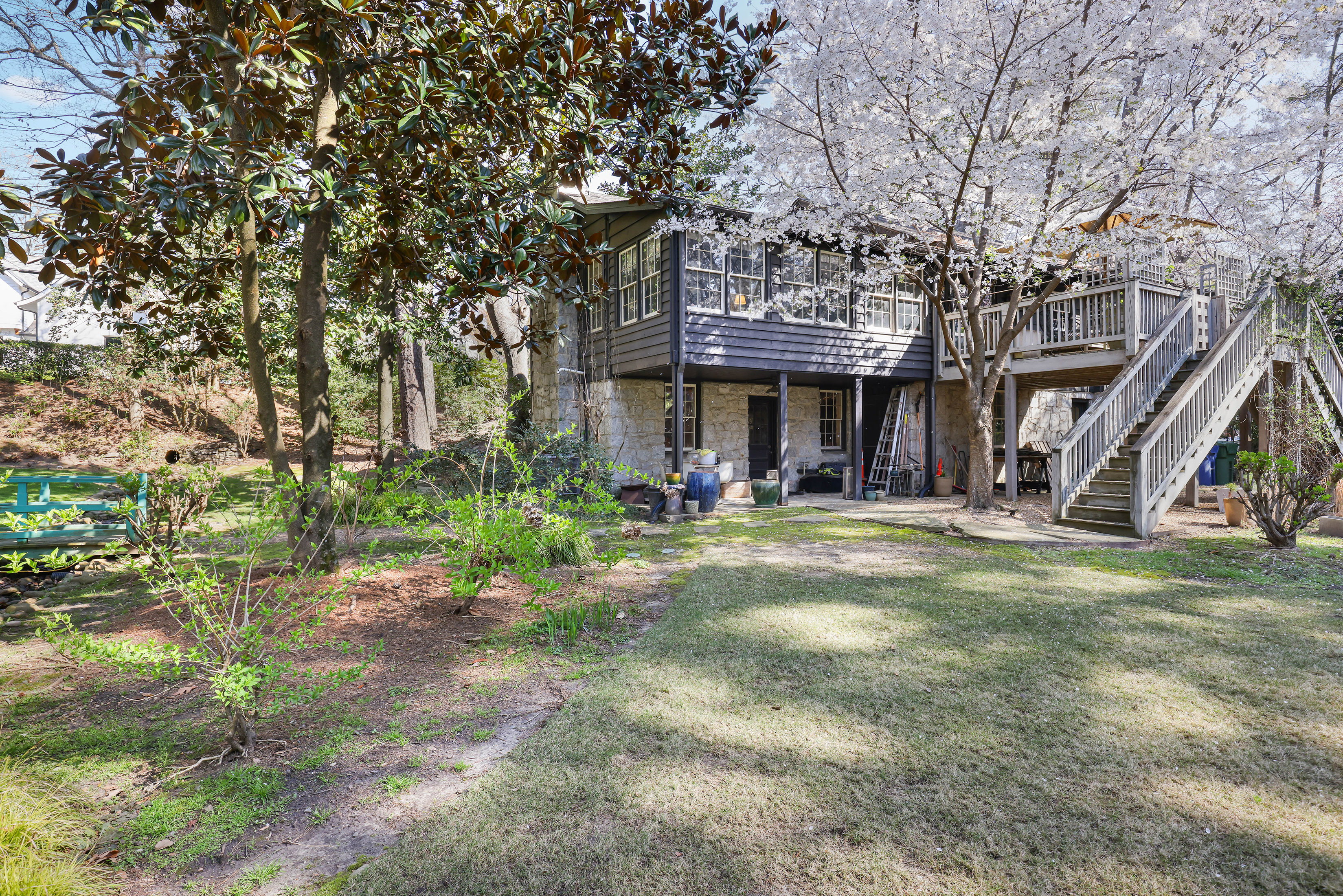  Versatile 0.72+/- Acres in the Heart of Piedmont Heights - 物件實景