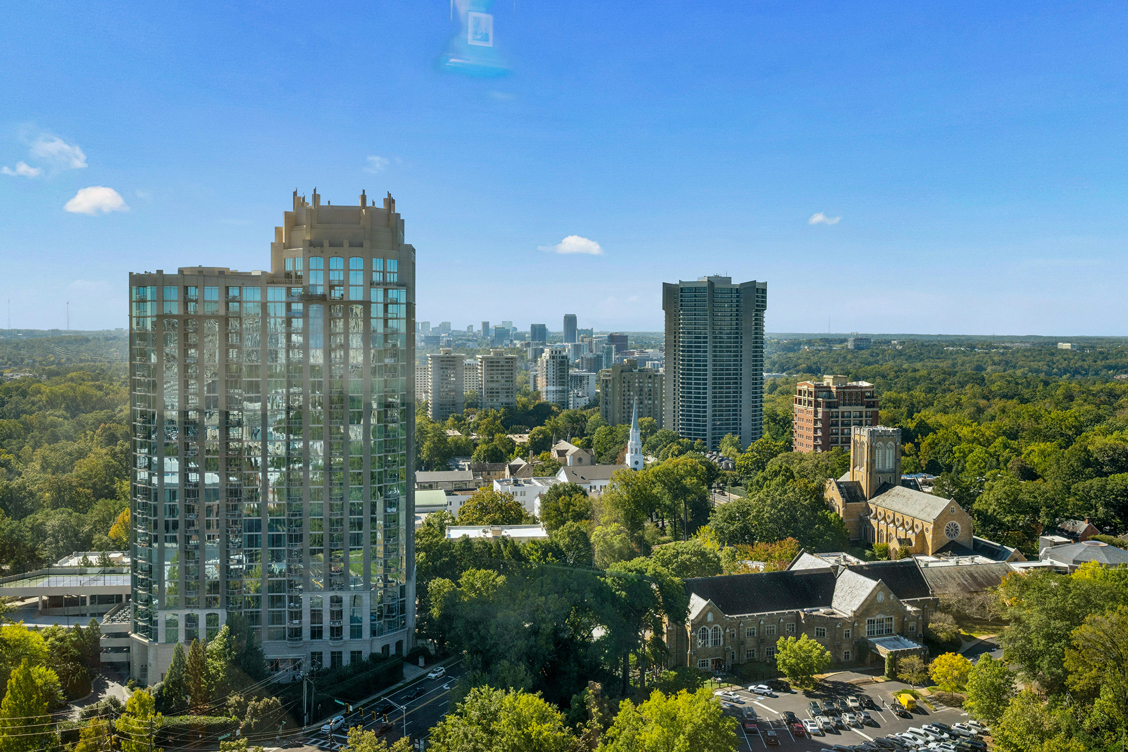  Exceptional Space, Skyline Views, and an Unbeatable Buckhead Location - 物件實景