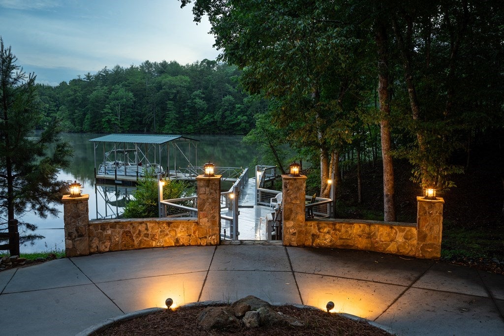 Blairsville, Georgia, 30512, United States, 5 Bedrooms Bedrooms, ,6 BathroomsBathrooms,Residential,For Sale,1901332
