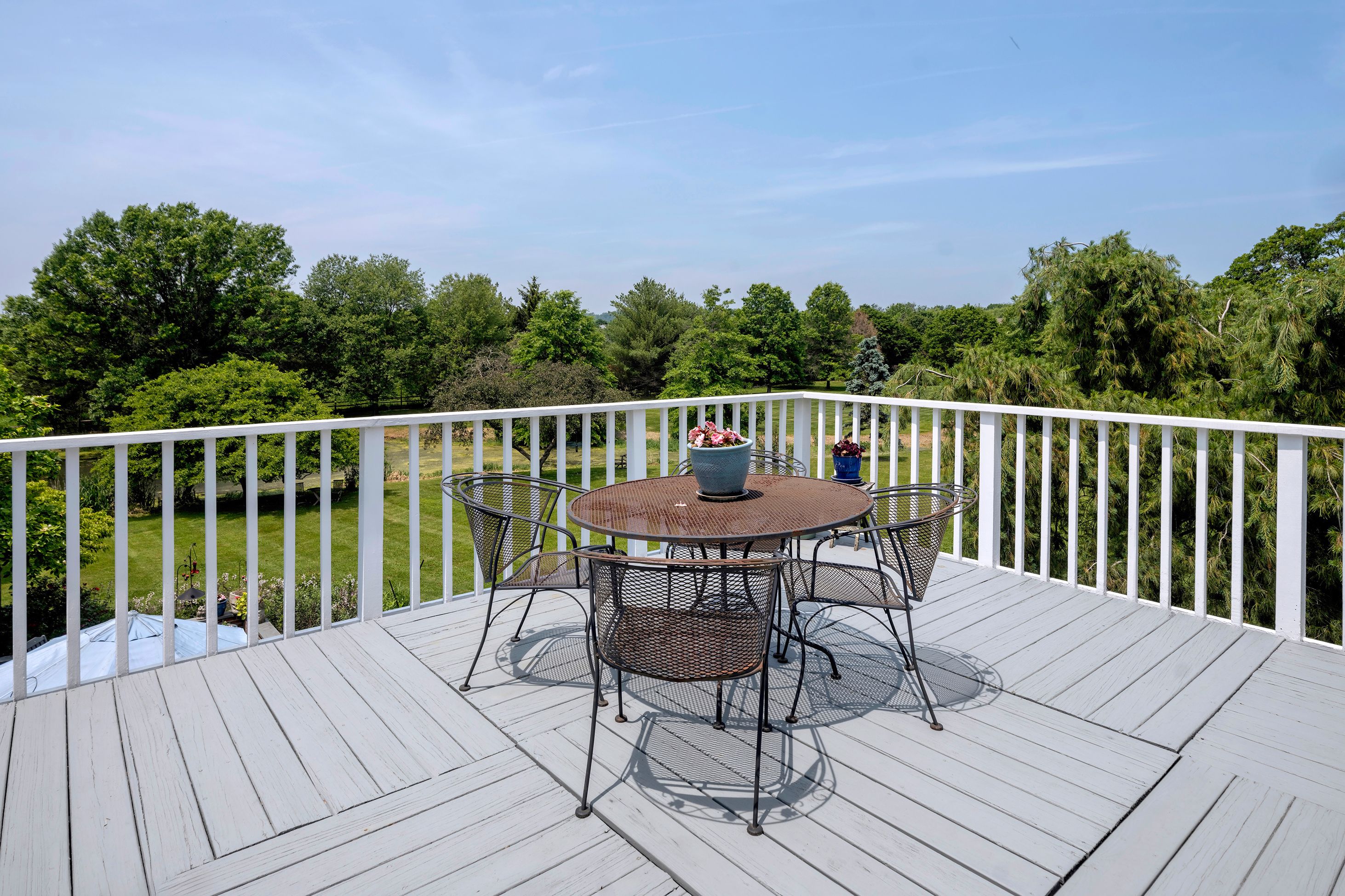  Gracefully Expanded Colonial Home on Picture-Perfect Grounds - 物件實景