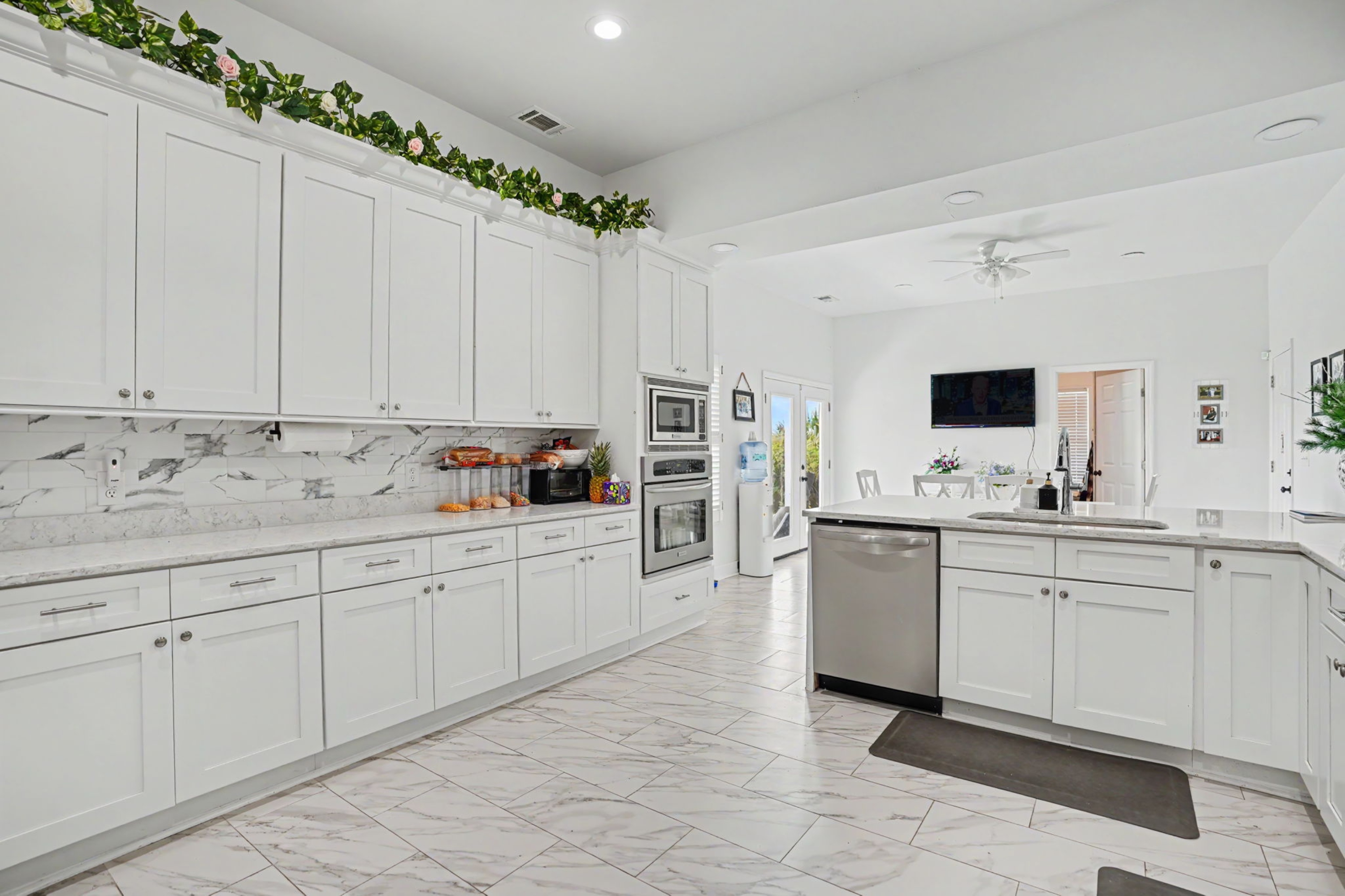  9657 Whitefield Avenue - 物件實景