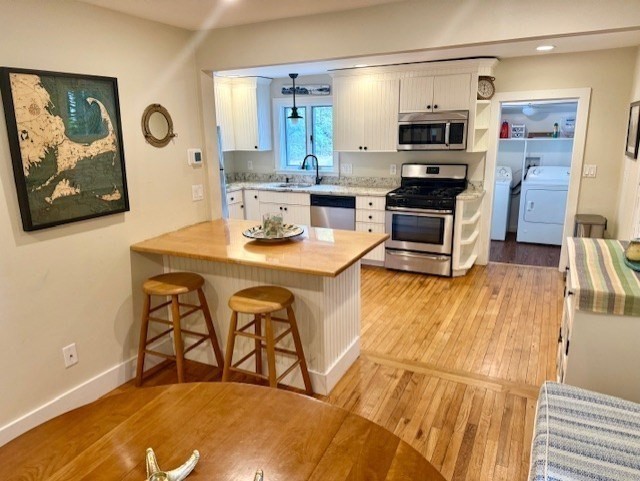 Barnstable, Massachusetts, 02635, United States, 4 Bedrooms Bedrooms, ,1 BathroomBathrooms,Residential,For Sale,1918214