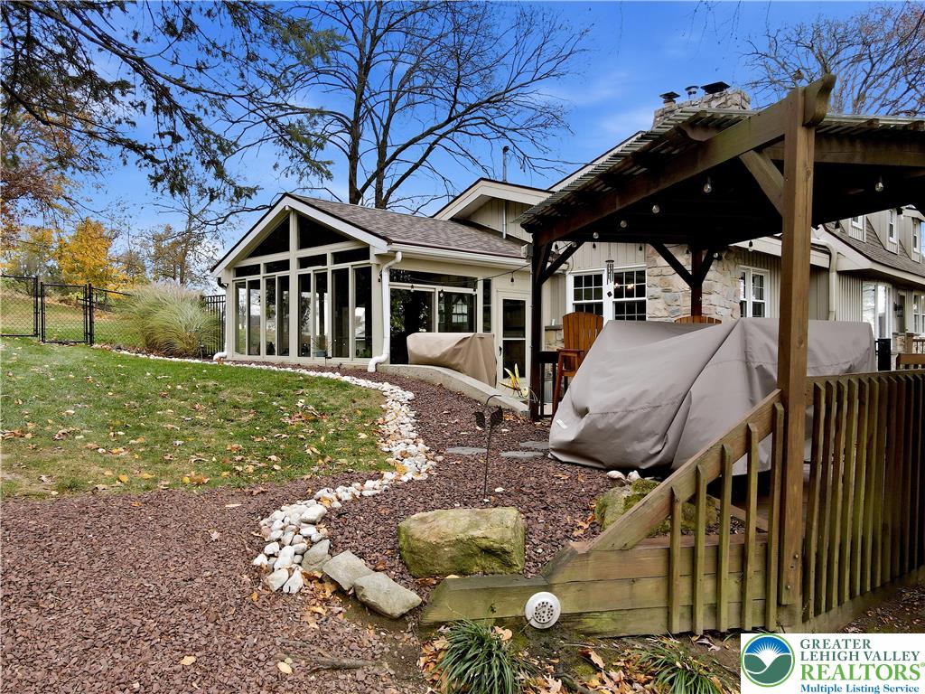 Allentown City, Pennsylvania, 18103, United States, 3 Bedrooms Bedrooms, ,2 BathroomsBathrooms,Residential,For Sale,1993437