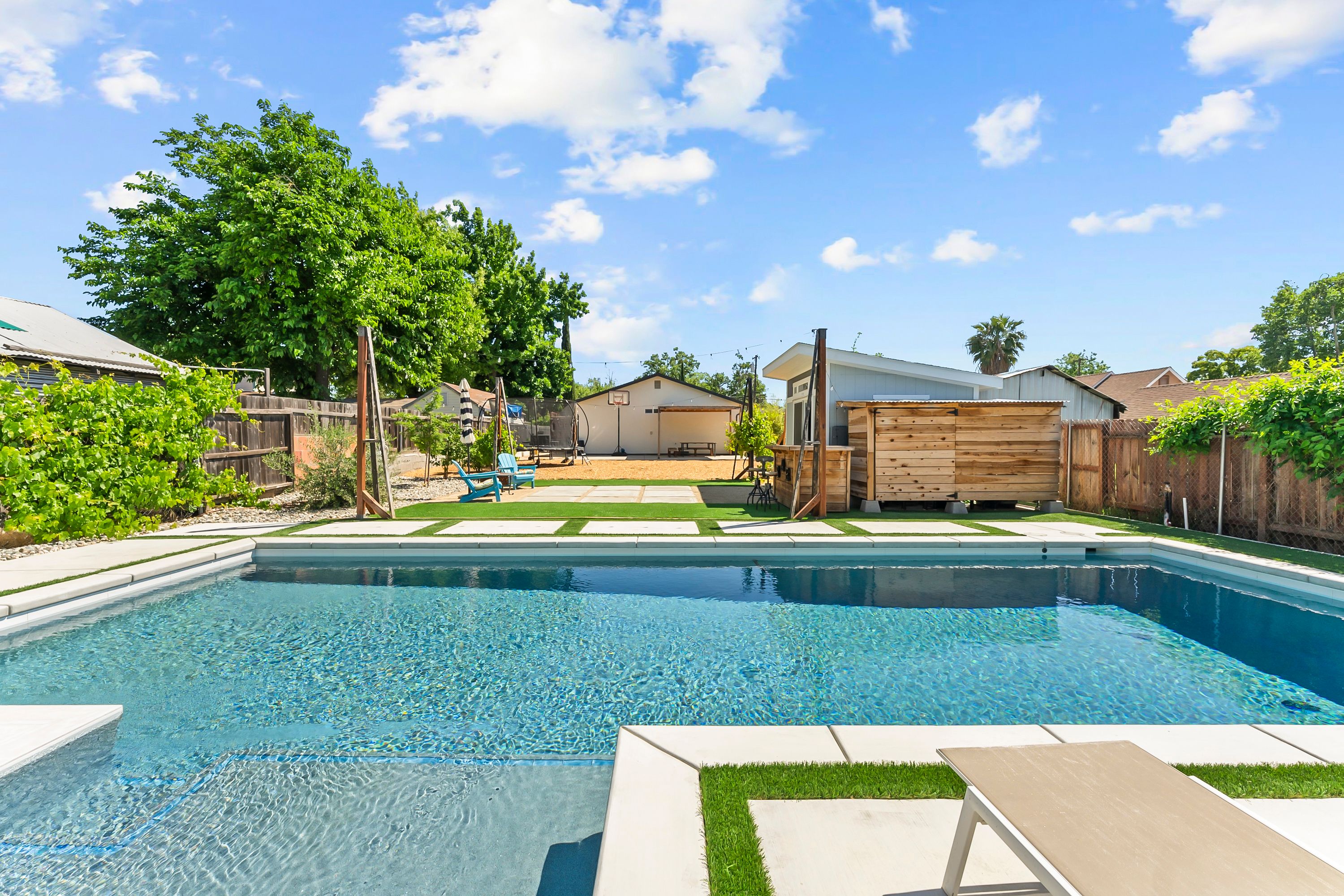  5060 Mendocino Boulevard, Sacramento, CA 95820 - 物件實景