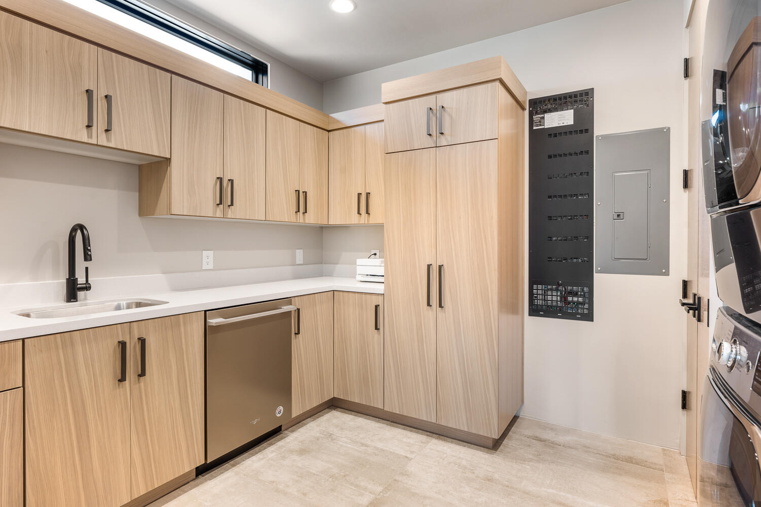 Springdale, Utah, 84767, United States, 4 Bedrooms Bedrooms, ,Residential,For Sale,1991496