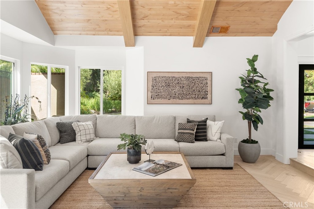Yorba Linda, California, 92886, United States, 5 Bedrooms Bedrooms, ,6 BathroomsBathrooms,Residential,For Sale,1891782