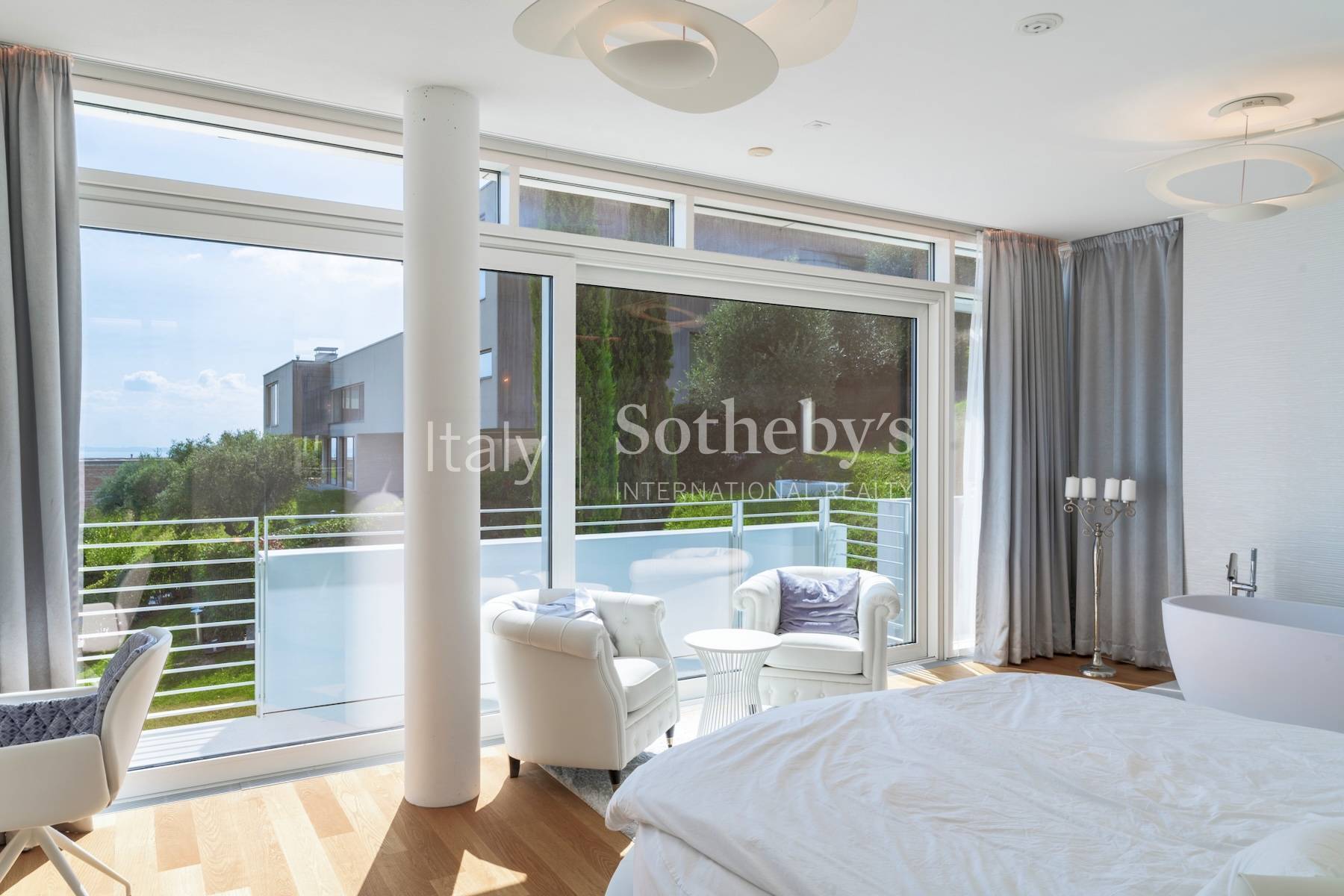  Lake view villa designed by architect Richard Meier - 物件實景