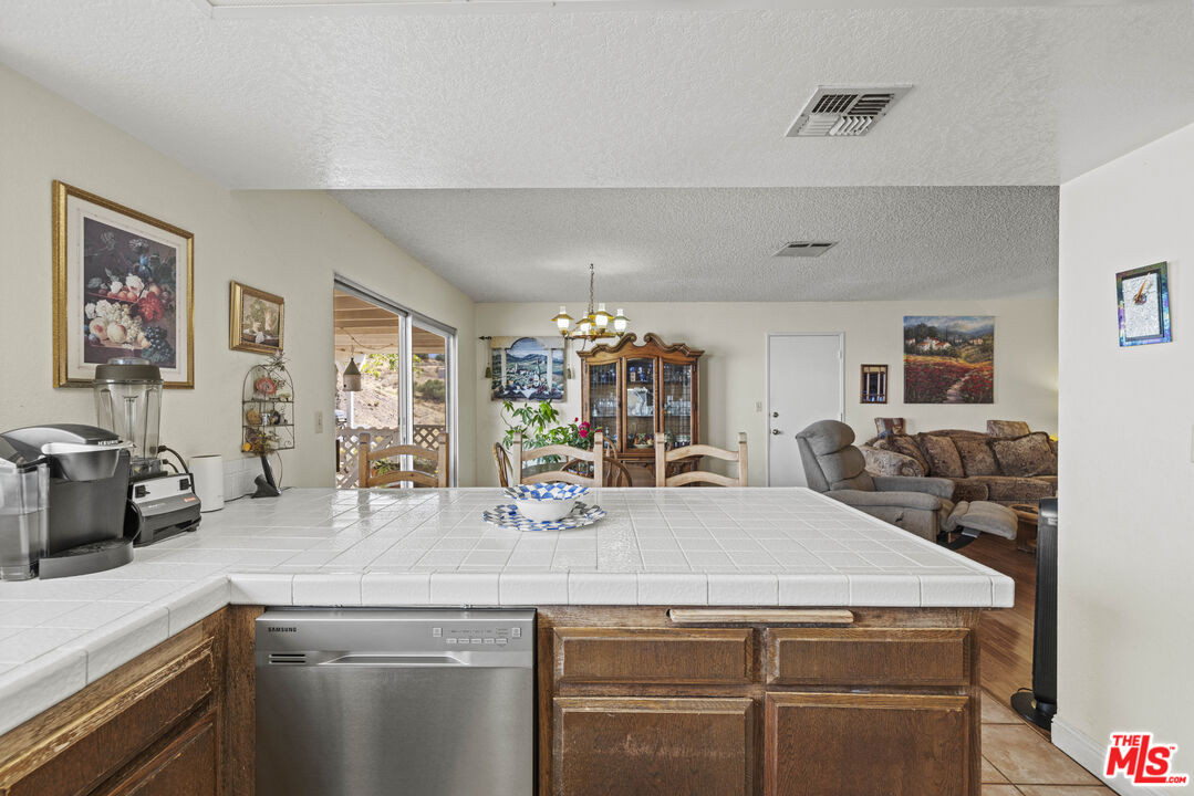Acton, California, 93510, United States, 4 Bedrooms Bedrooms, ,3 BathroomsBathrooms,Residential,For Sale,1897411