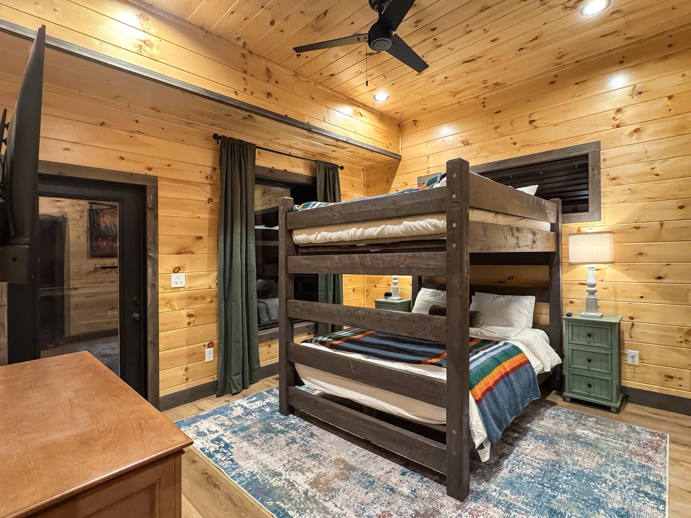 Sevierville, Tennessee, 37862, United States, 3 Bedrooms Bedrooms, ,3 BathroomsBathrooms,Residential,For Sale,2000361