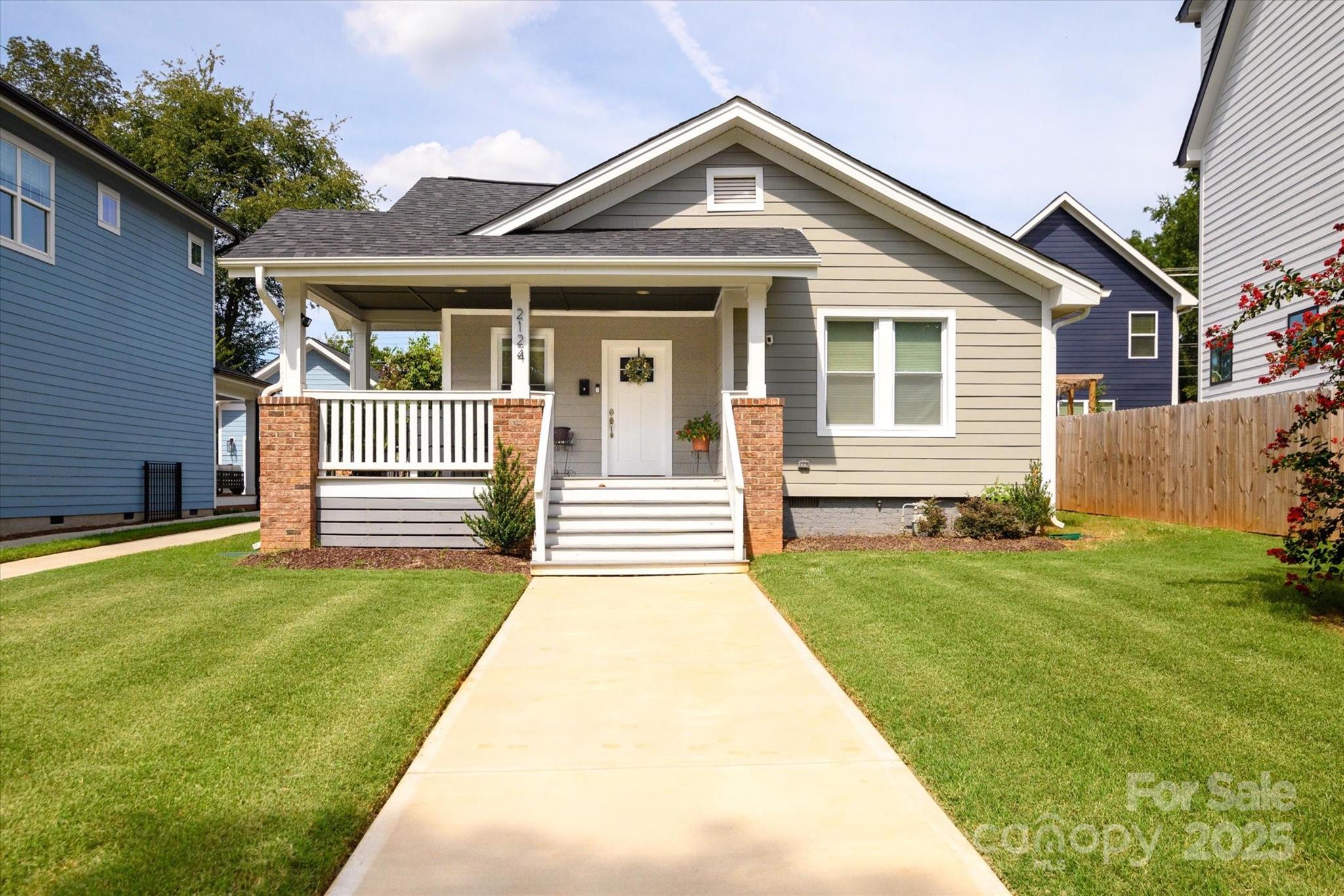 Charlotte, North Carolina, 28208, United States, 3 Bedrooms Bedrooms, ,2 BathroomsBathrooms,Residential,For Sale,1911586