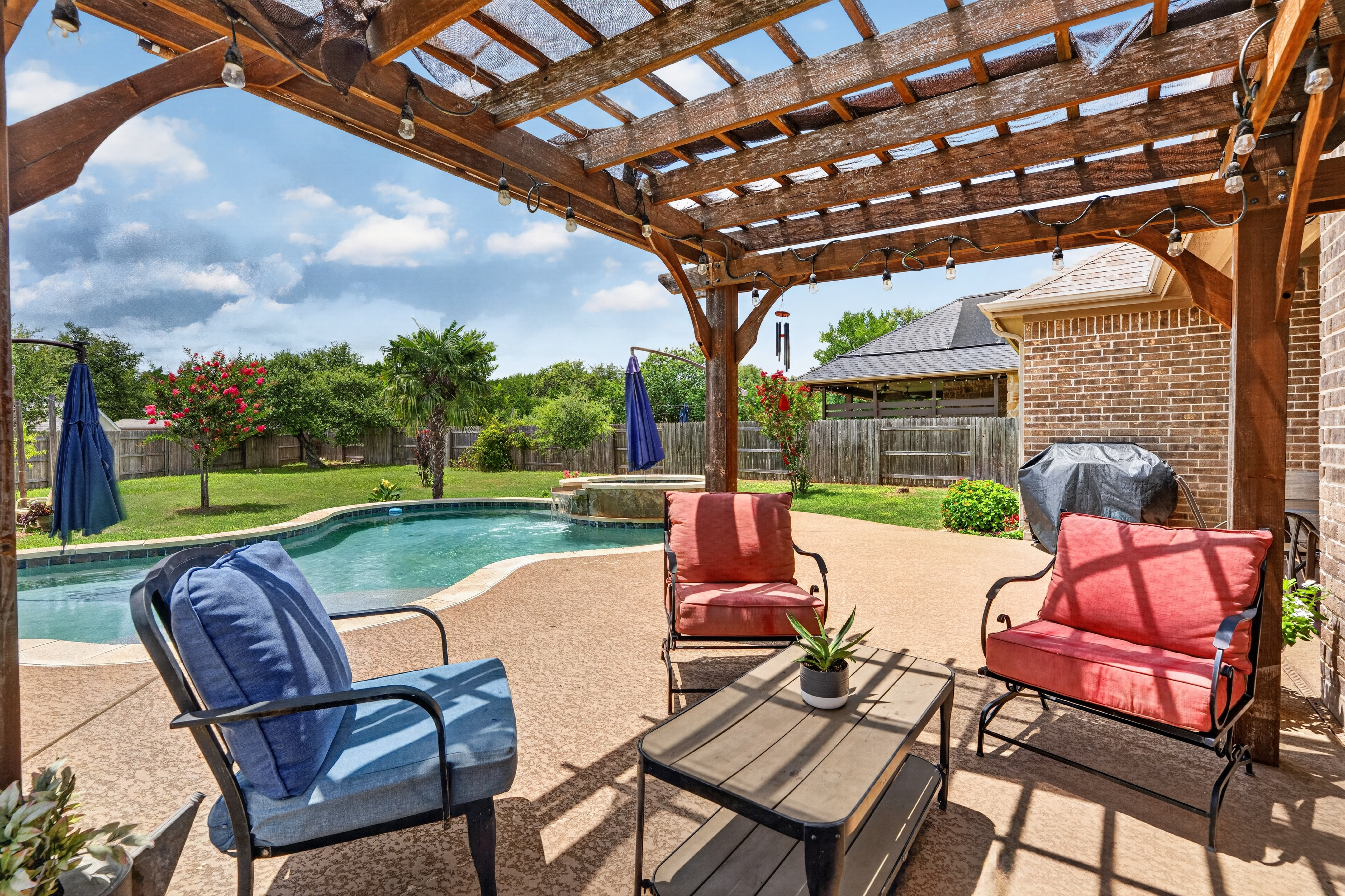  Masterfully Crafted Home in Belterra with Backyard Oasis - 物件實景