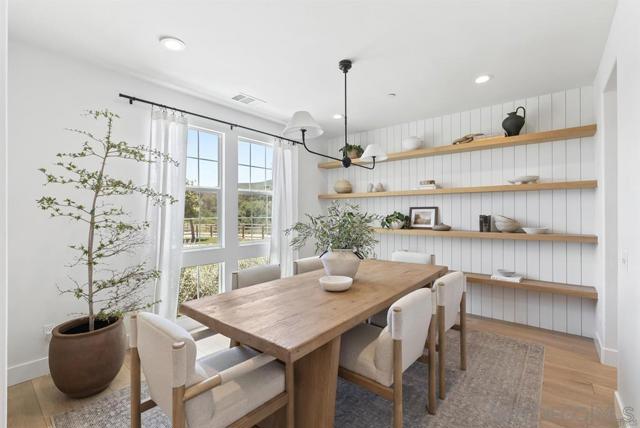 Escondido, California, 92029, United States, 5 Bedrooms Bedrooms, ,5 BathroomsBathrooms,Residential,For Sale,2029971