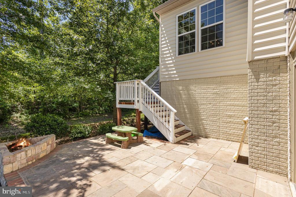 Fredericksburg, Virginia, 22406, United States, 5 Bedrooms Bedrooms, ,4 BathroomsBathrooms,Residential,For Sale,1932908