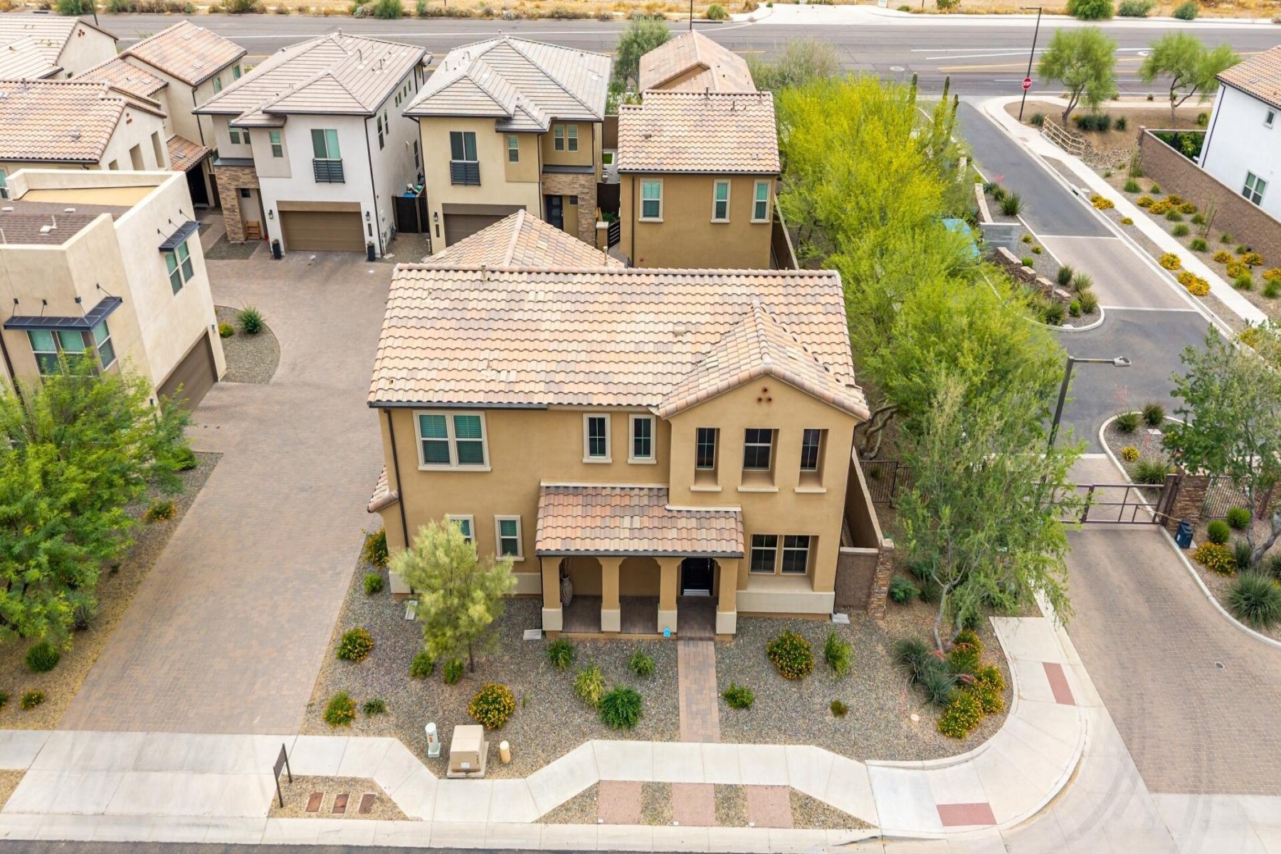  2369 W Gloria Lane  Phoenix, AZ - 物件實景