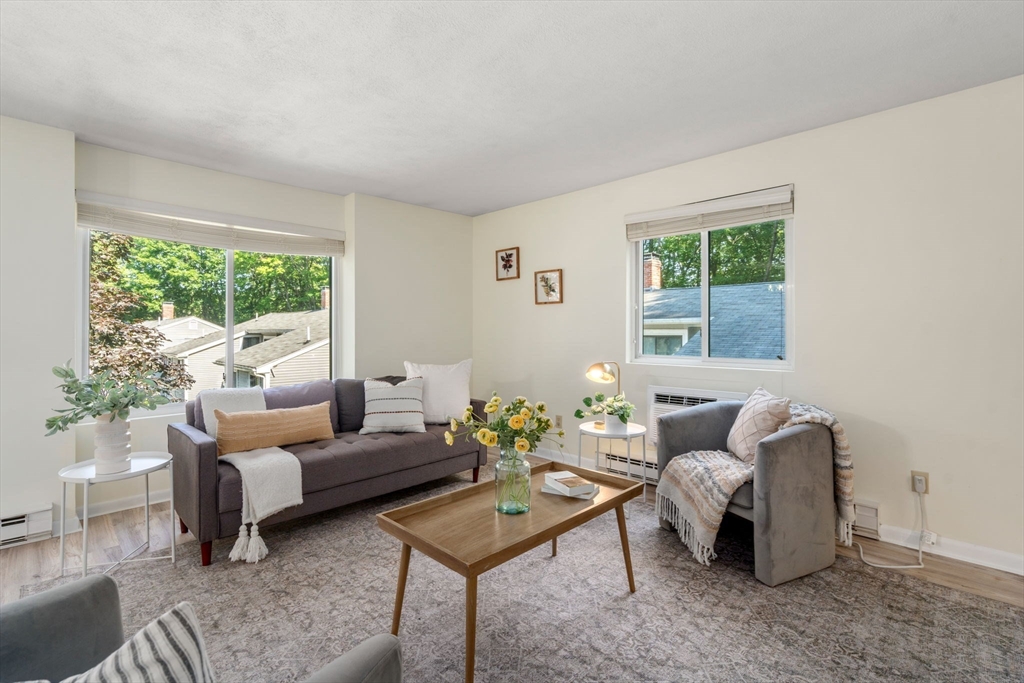 Concord, Massachusetts, 01742, United States, 2 Bedrooms Bedrooms, ,2 BathroomsBathrooms,Residential,For Sale,1896071