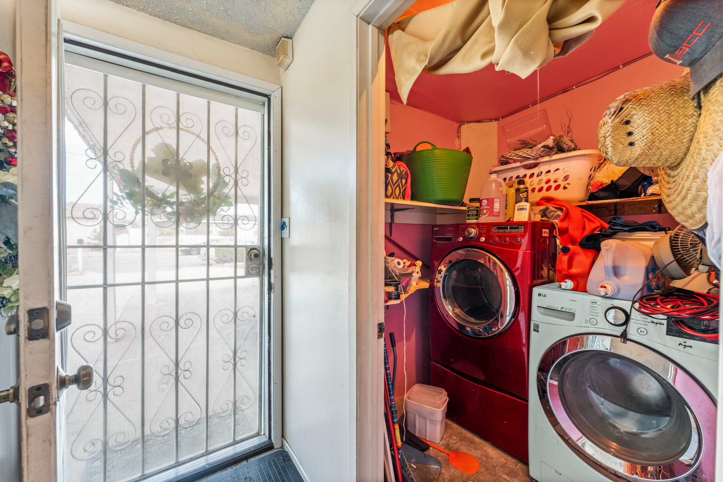 Rialto, California, 92376, United States, 4 Bedrooms Bedrooms, ,2 BathroomsBathrooms,Residential,For Sale,1973663