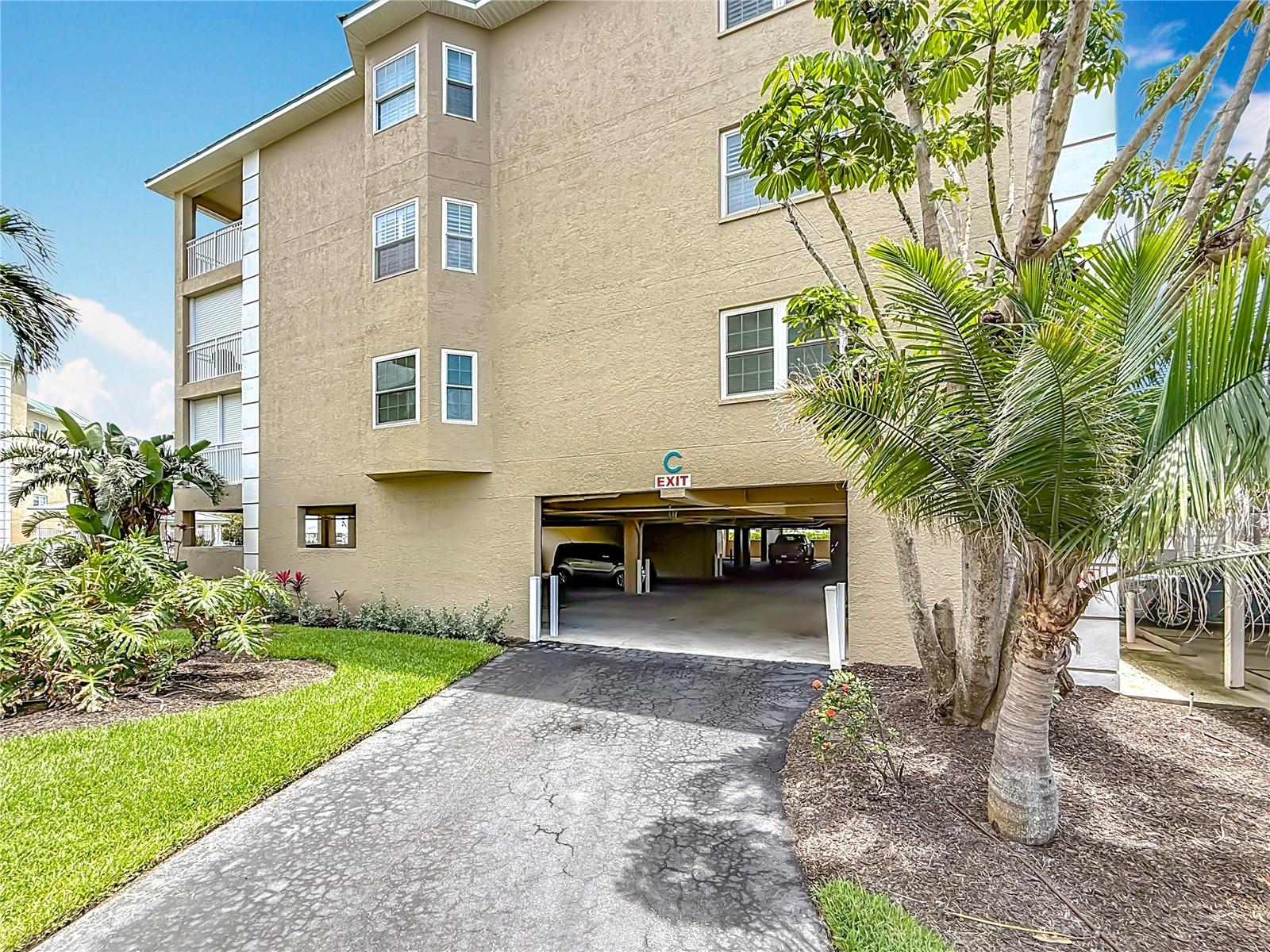 Madeira Beach, Florida, 33708, United States, 2 Bedrooms Bedrooms, ,2 BathroomsBathrooms,Residential,For Sale,1981210