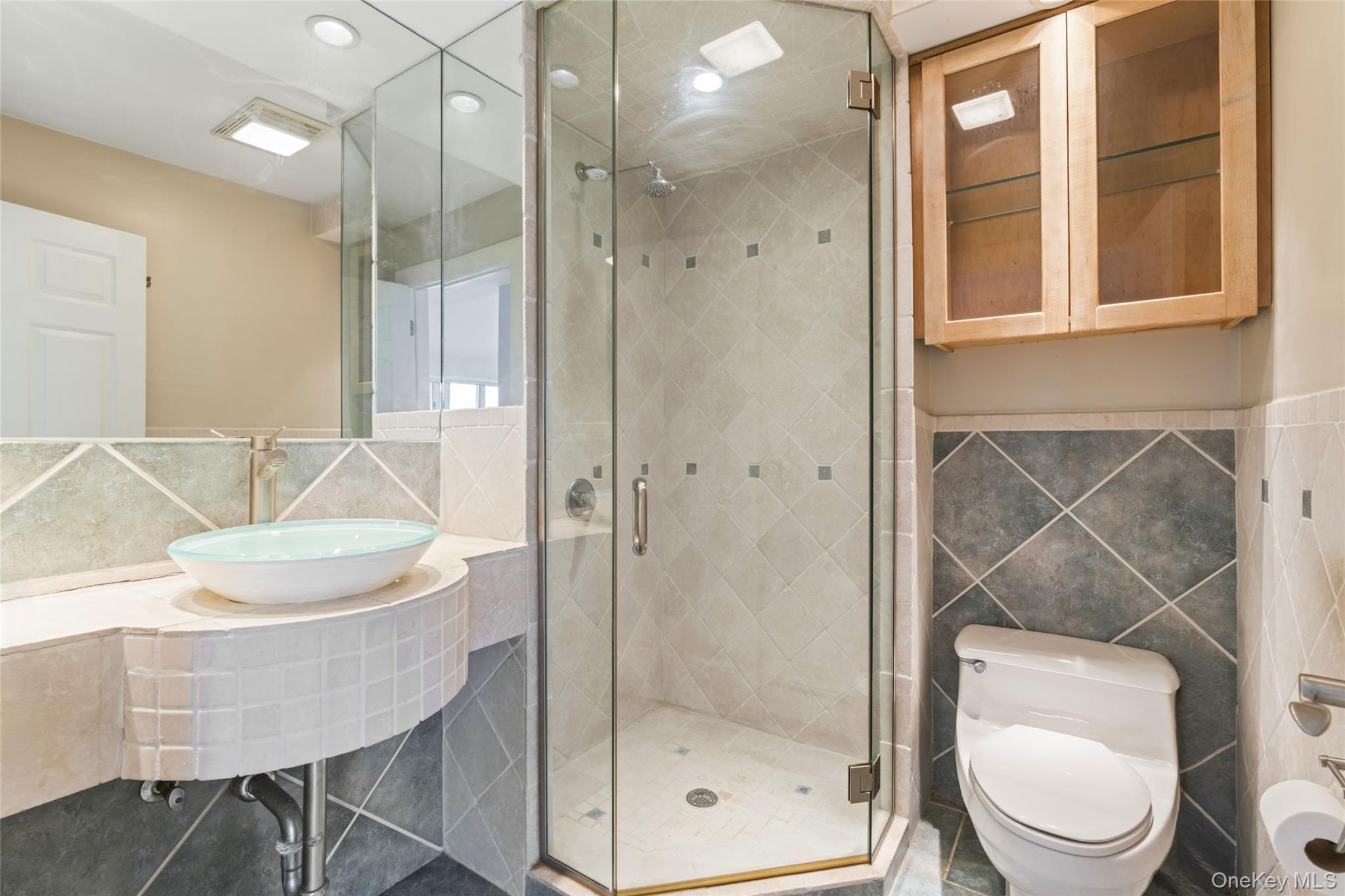East Patchogue, New York, 11772, United States, 3 Bedrooms Bedrooms, ,2 BathroomsBathrooms,Residential,For Sale,1902442