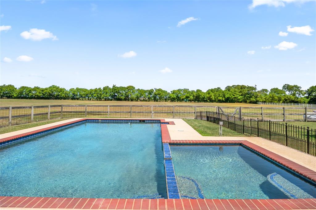 Gunter, Texas, 75058, United States, 4 Bedrooms Bedrooms, ,3 BathroomsBathrooms,Residential,For Sale,1914134