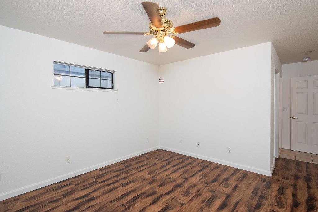 Oakdale, California, 95361, United States, 2 Bedrooms Bedrooms, ,3 BathroomsBathrooms,Residential,For Sale,1978297