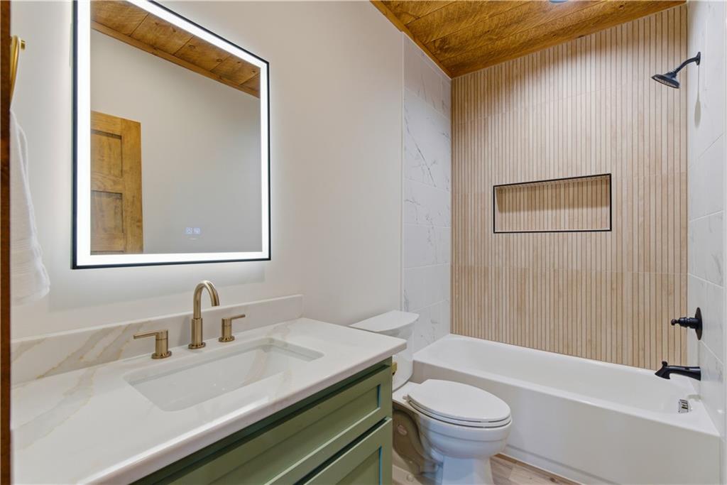 Morganton, Georgia, 30560, United States, 3 Bedrooms Bedrooms, ,4 BathroomsBathrooms,Residential,For Sale,2037777