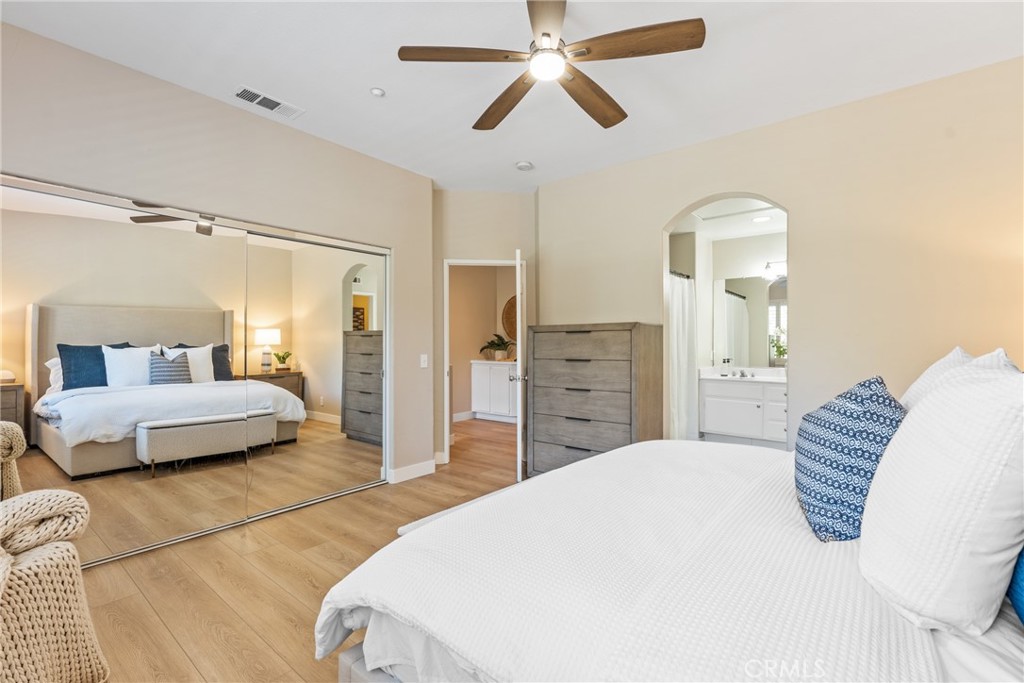 Aliso Viejo, California, 92656, United States, 2 Bedrooms Bedrooms, ,3 BathroomsBathrooms,Residential,For Sale,1989024