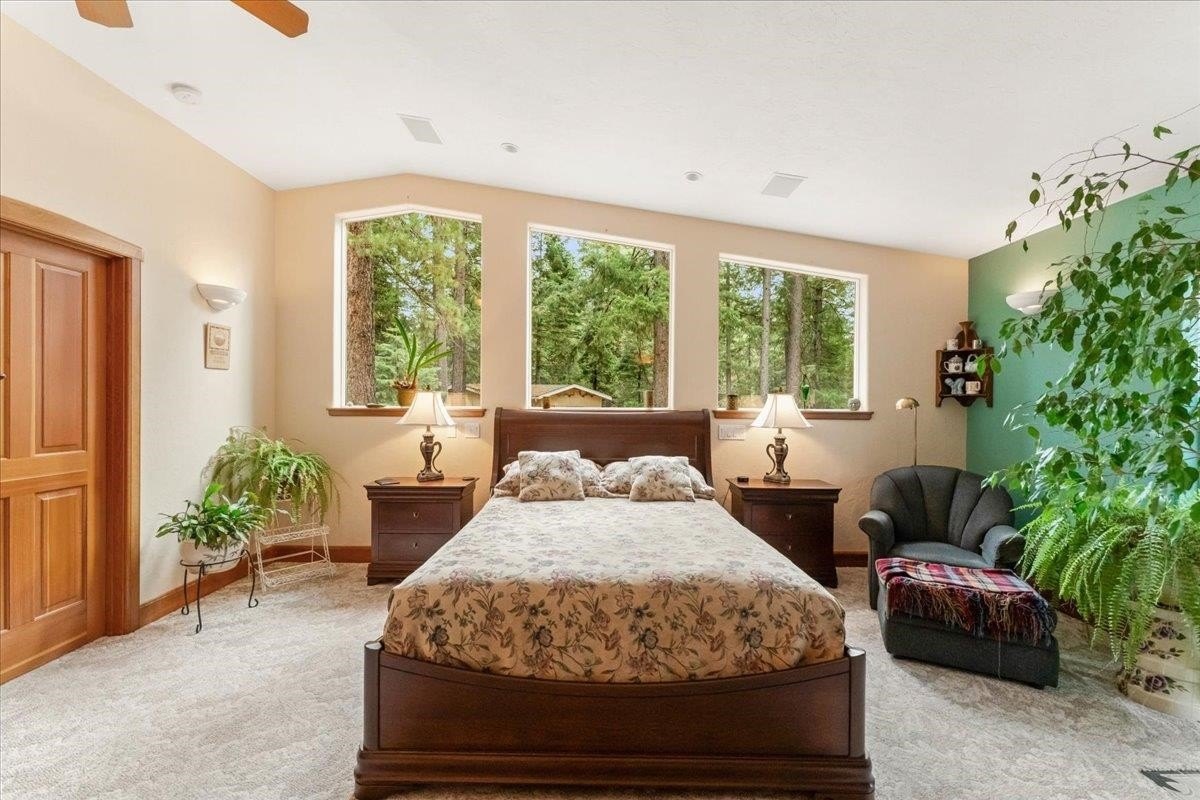 Mt Shasta, California, 96067, United States, 3 Bedrooms Bedrooms, ,2 BathroomsBathrooms,Residential,For Sale,1929082