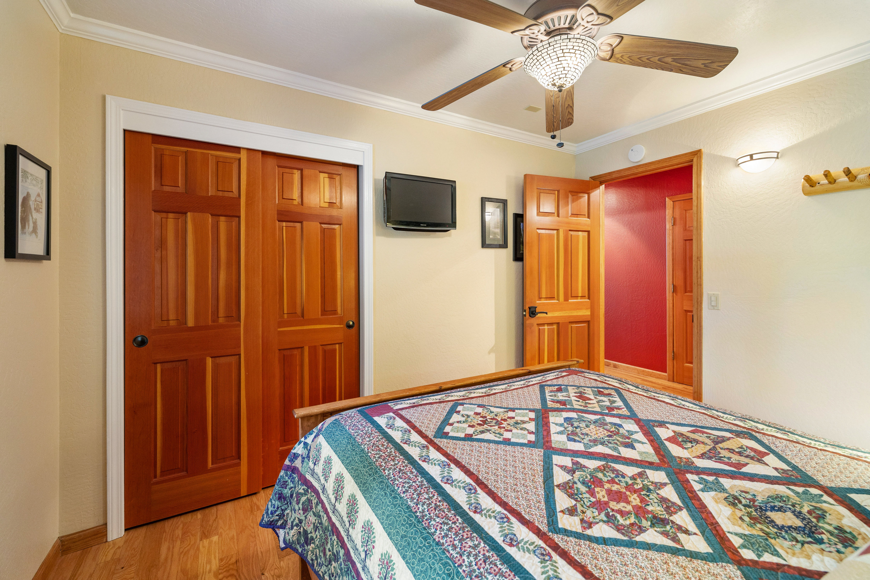  Luxury Mountain Retreat with Guest House on 1 Acre in the Heart of Graeagle - 物件實景