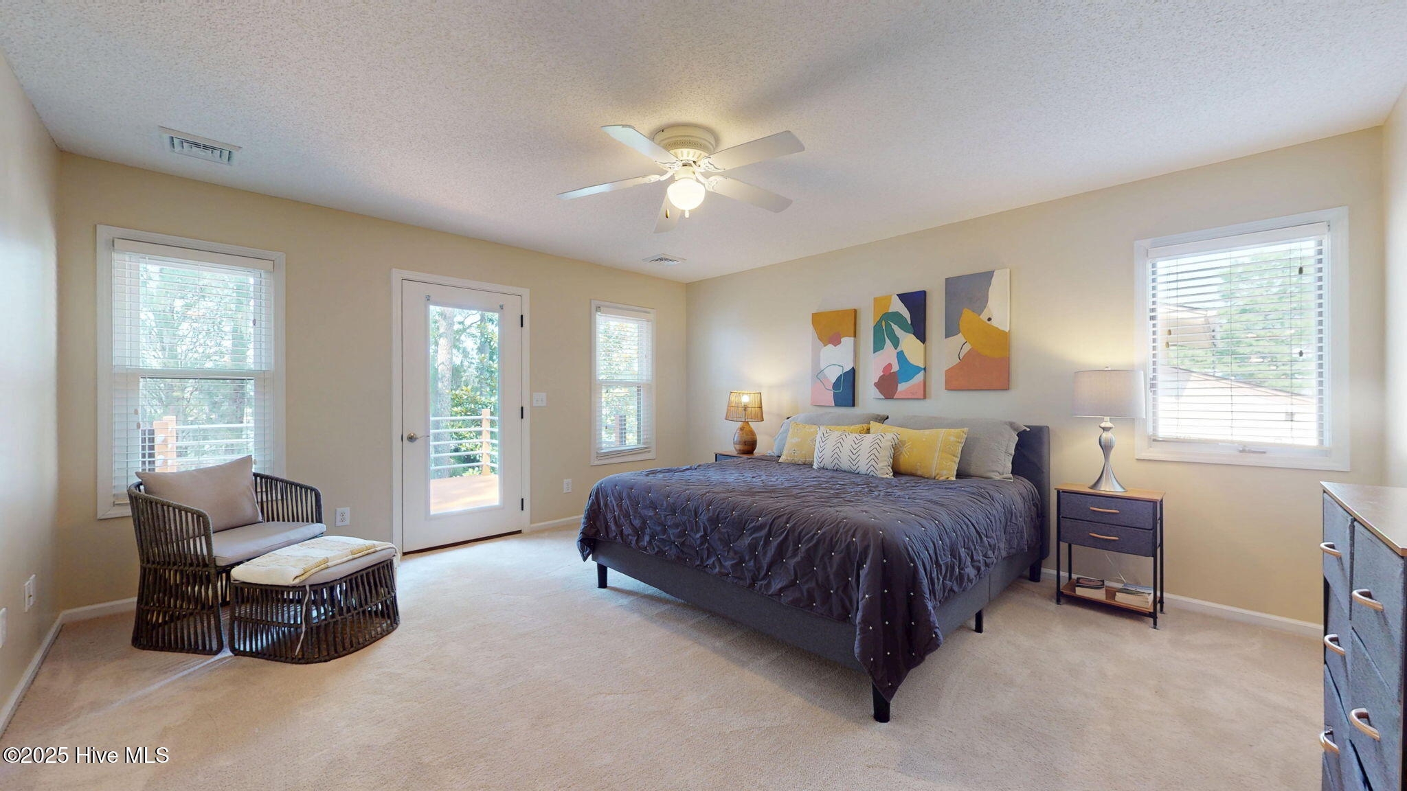 New Bern, North Carolina, 28560, United States, 3 Bedrooms Bedrooms, ,4 BathroomsBathrooms,Residential,For Sale,1874944