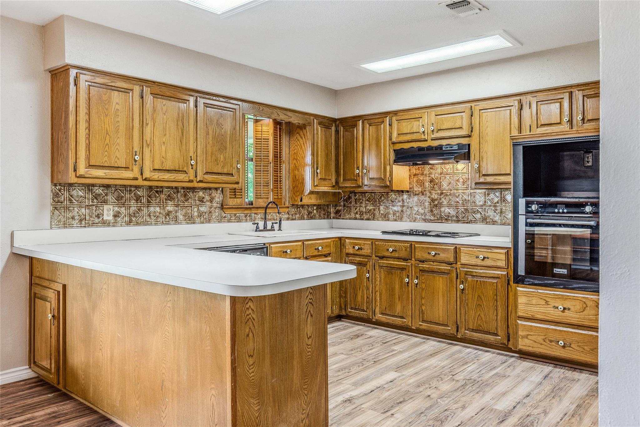 Campbell, Texas, 75422, United States, 3 Bedrooms Bedrooms, ,2 BathroomsBathrooms,Residential,For Sale,2048181