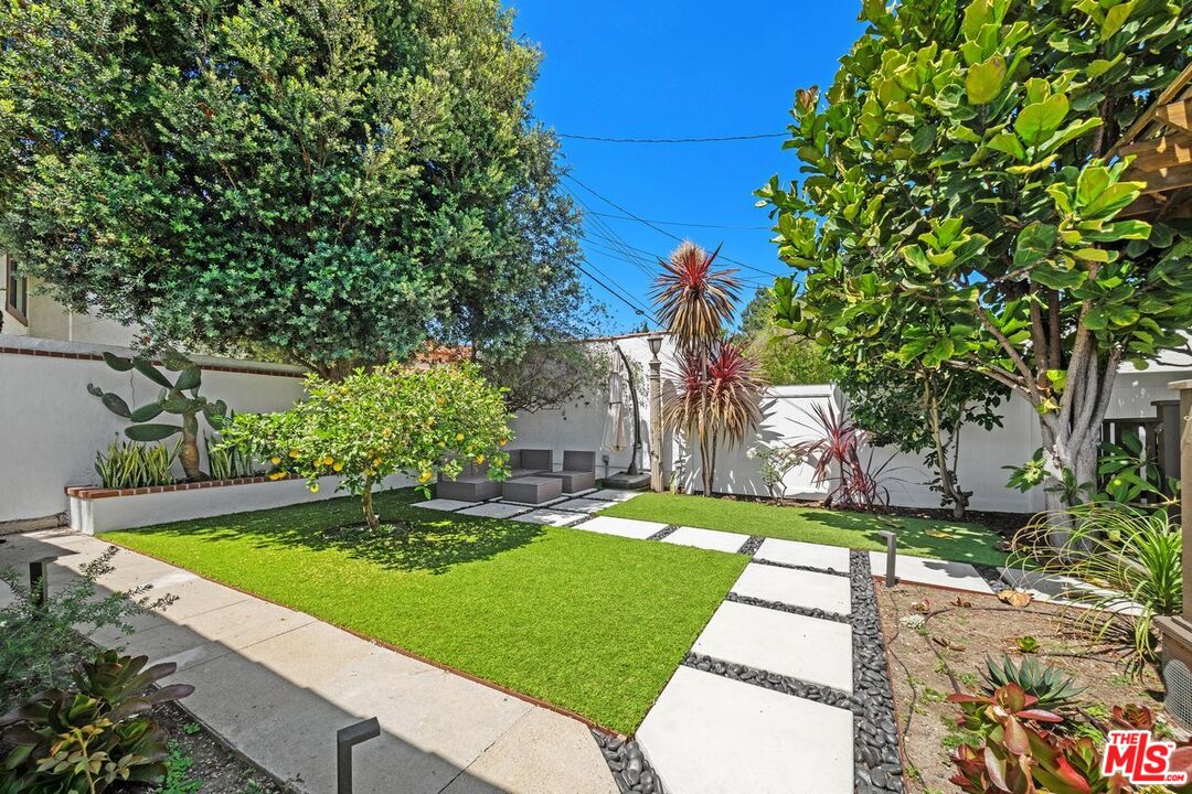 Culver City, California, 90232, United States, 3 Bedrooms Bedrooms, ,2 BathroomsBathrooms,Residential,For Sale,1911213