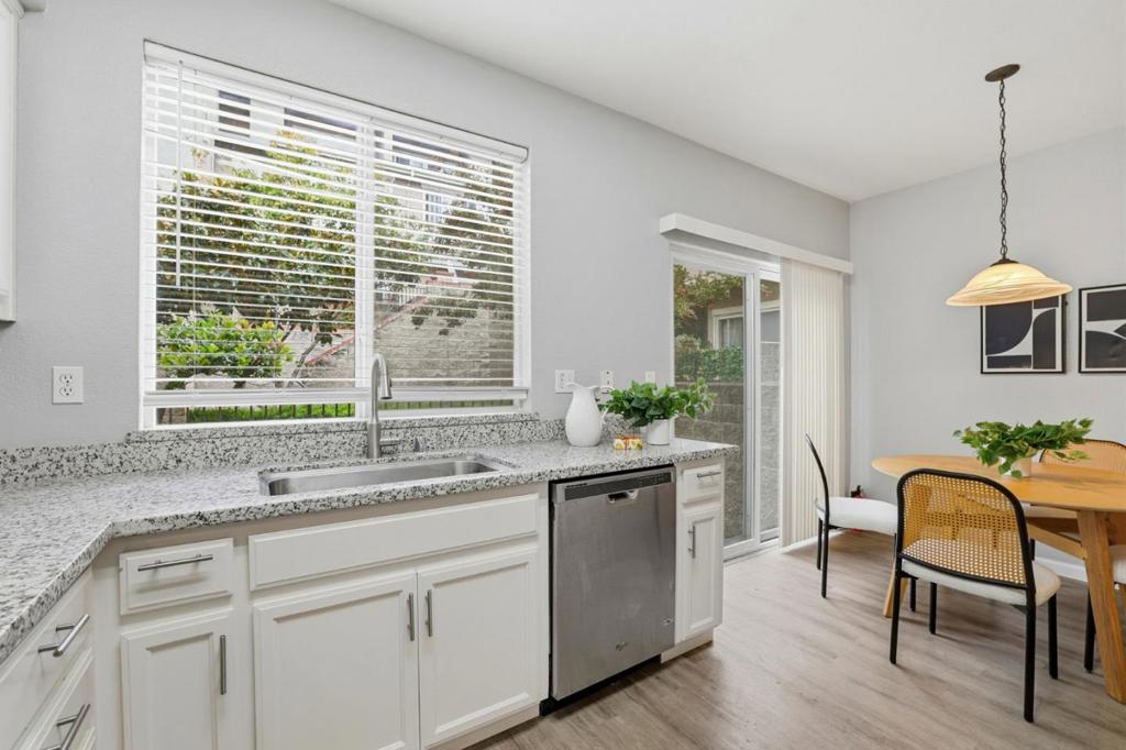 San Jose, California, 95136, United States, 2 Bedrooms Bedrooms, ,3 BathroomsBathrooms,Residential,For Sale,1987306