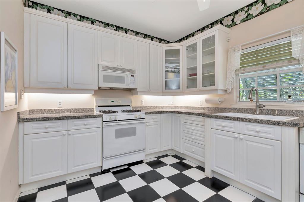 Tarpon Springs, Florida, 34689, United States, 3 Bedrooms Bedrooms, ,3 BathroomsBathrooms,Residential,For Sale,1947969
