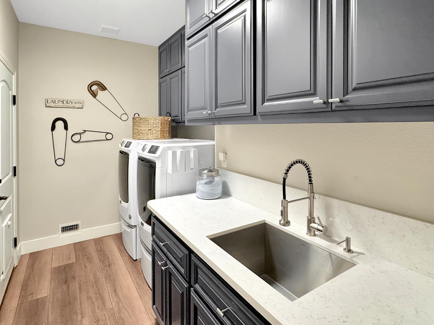 Colfax, California, 95713, United States, 5 Bedrooms Bedrooms, ,3 BathroomsBathrooms,Residential,For Sale,2002832