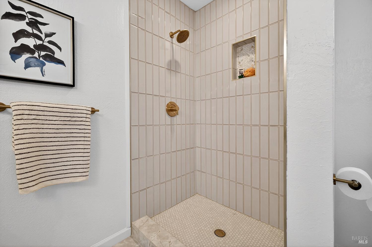 Petaluma, California, 94954, United States, 4 Bedrooms Bedrooms, ,2 BathroomsBathrooms,Residential,For Sale,2048082