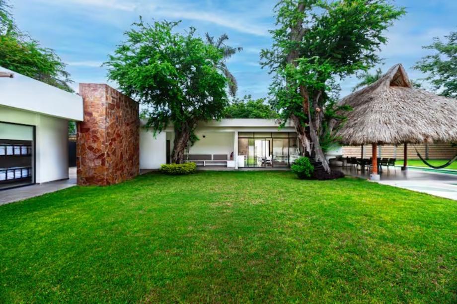 Tlaltizapán de Zapata, Morelos, 62773, Mexico, 4 Bedrooms Bedrooms, ,5 BathroomsBathrooms,Residential,For Sale,1732035