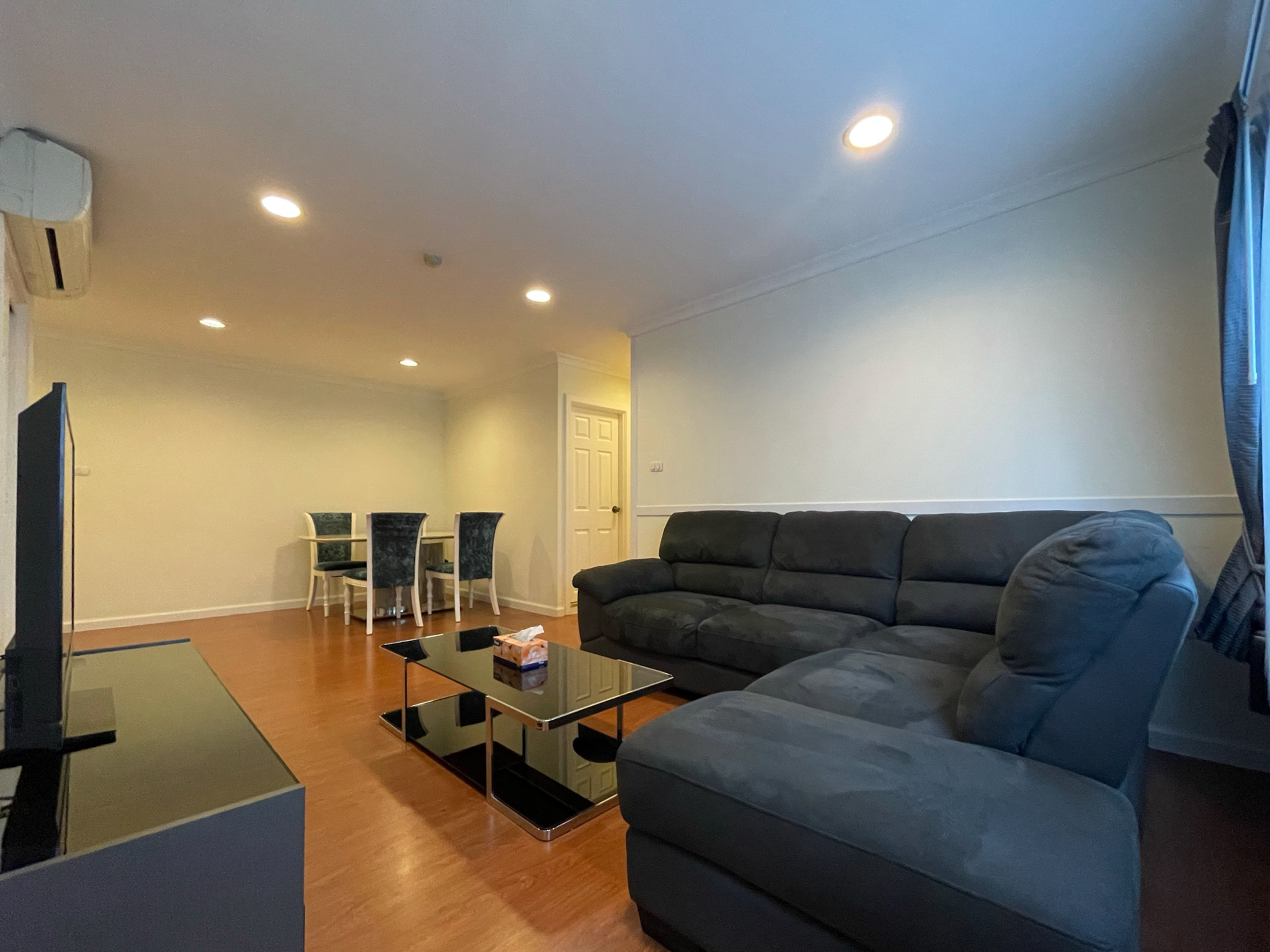 Lumpini Suite Sukhumvit 41 