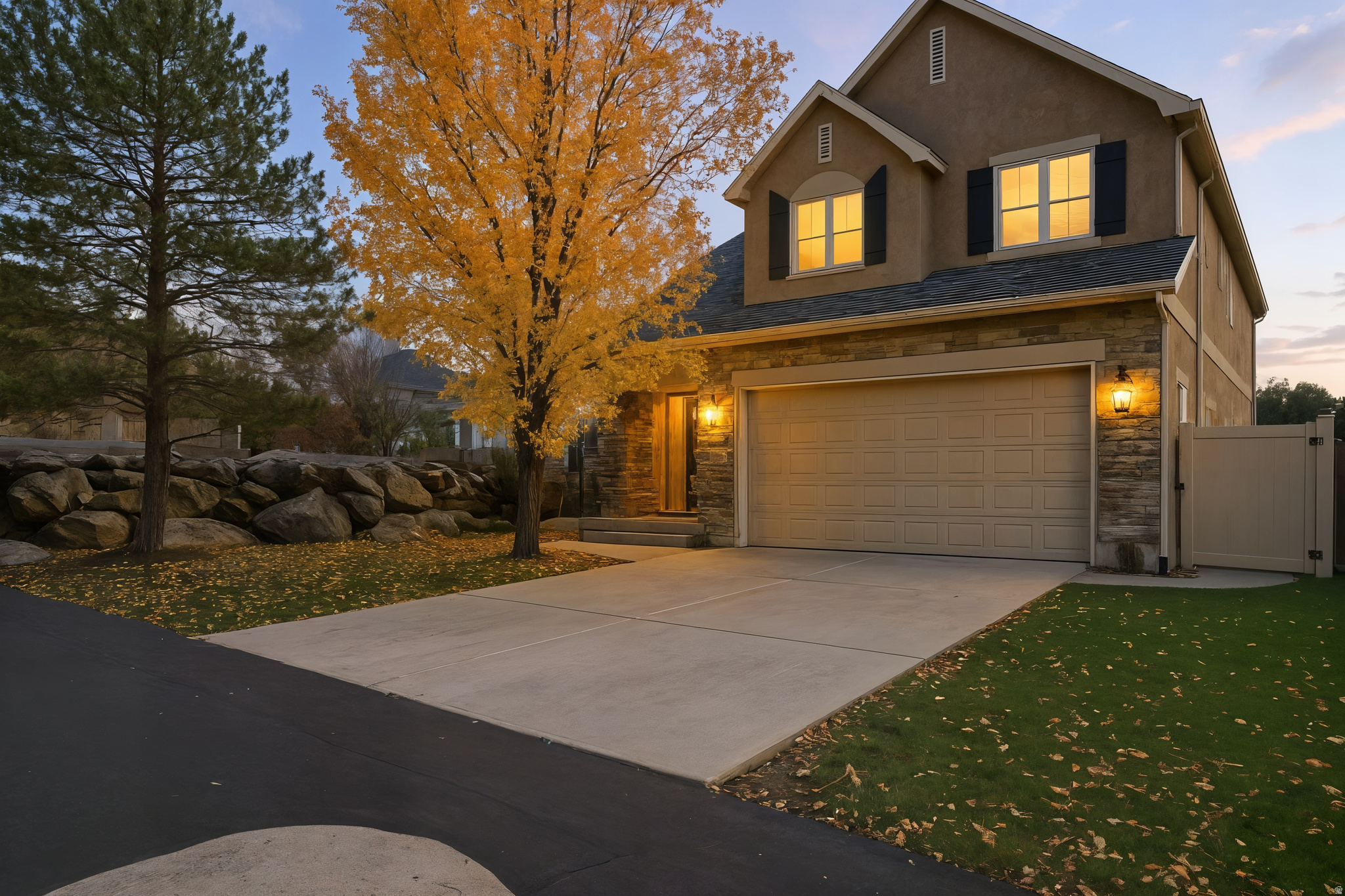 Sandy, Utah, 84092, United States, 4 Bedrooms Bedrooms, ,3 BathroomsBathrooms,Residential,For Sale,1992132