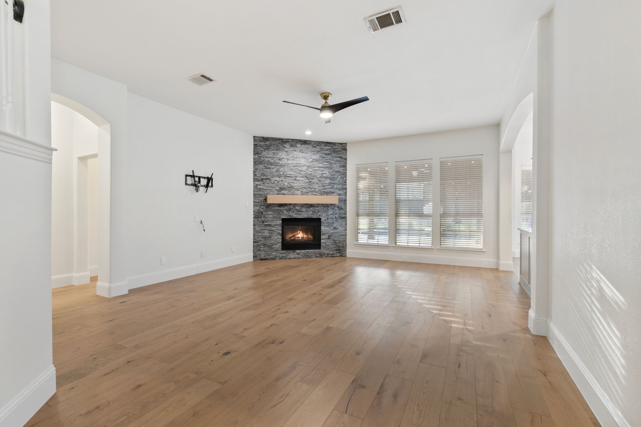 McKinney, Texas, 75072, United States, 4 Bedrooms Bedrooms, ,4 BathroomsBathrooms,Residential,For Sale,1933487
