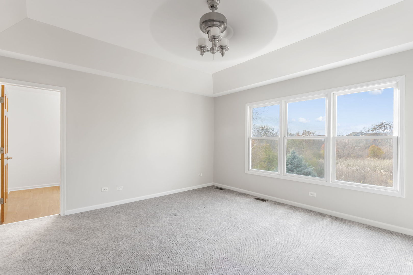 Oswego, Illinois, 60543, United States, 5 Bedrooms Bedrooms, ,4 BathroomsBathrooms,Residential,For Sale,1992870