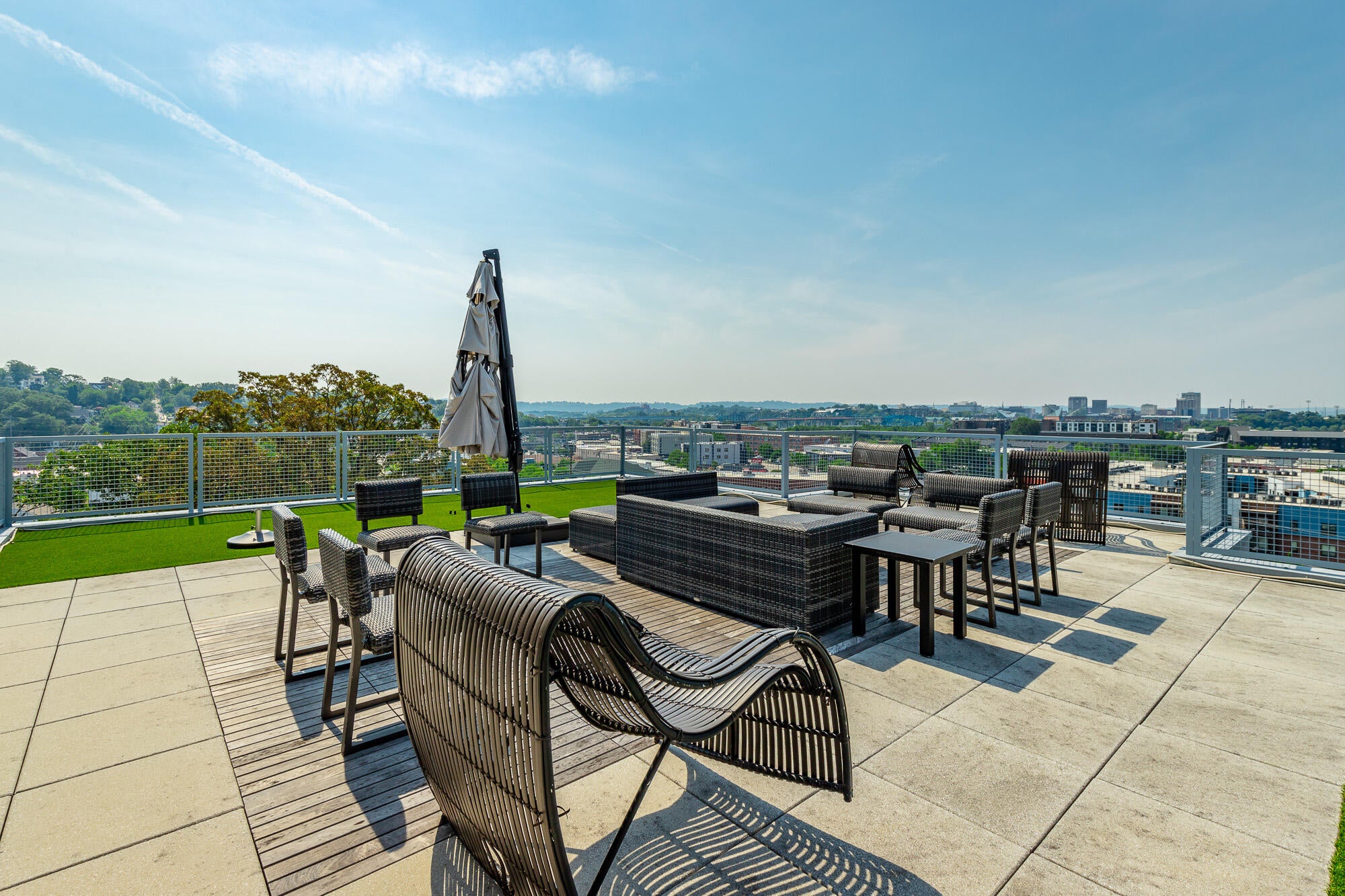 Chattanooga, Tennessee, 37405, United States, 2 Bedrooms Bedrooms, ,2 BathroomsBathrooms,Residential,For Sale,1875132