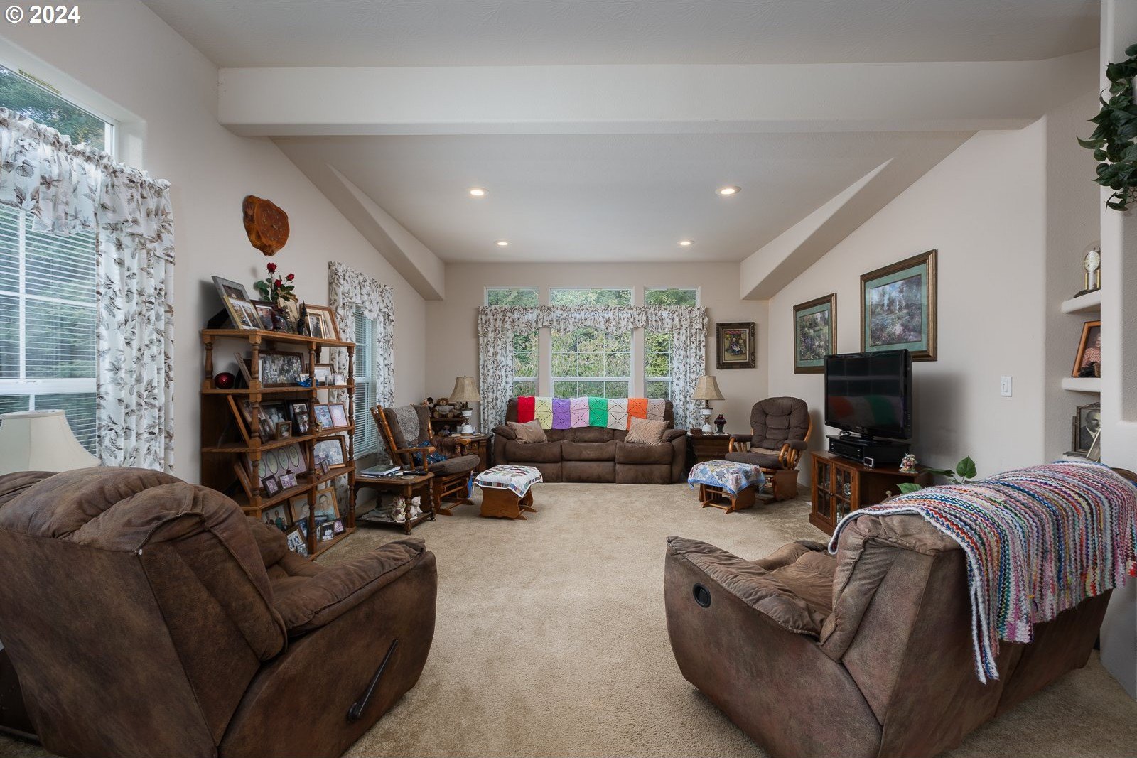 743 N SUNDOWN DR, Otis, Oregon, 97368, United States, 3 Bedrooms Bedrooms, ,2 BathroomsBathrooms,Residential,For Sale,743 N SUNDOWN DR,1656595