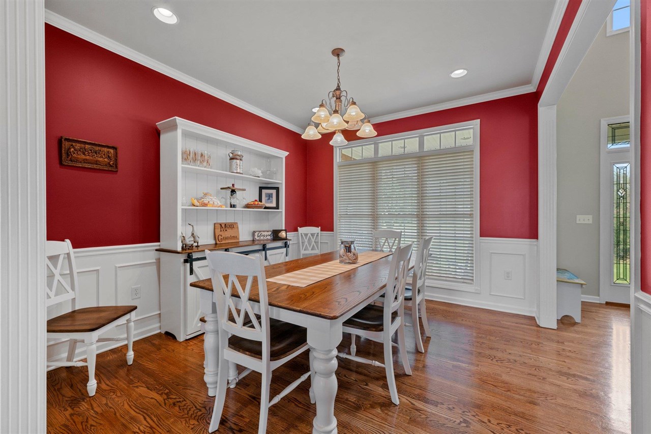 Bowling Green, Kentucky, 42104, United States, 6 Bedrooms Bedrooms, ,4 BathroomsBathrooms,Residential,For Sale,1882789