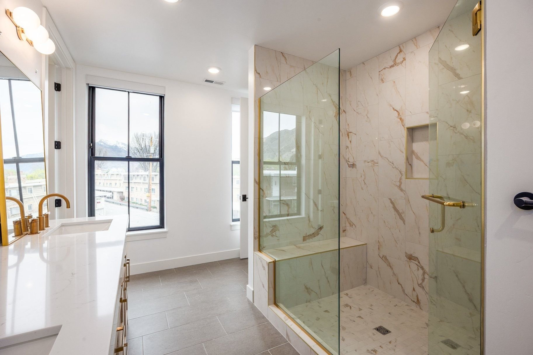  Effortless Luxury Condo Living In The Heart Of Holladay Village - 物件實景