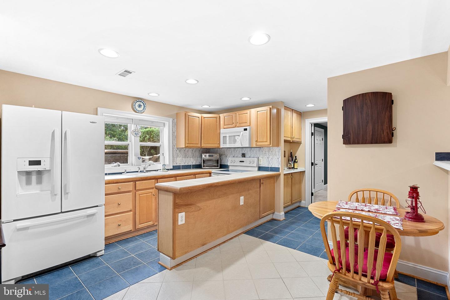 Waterford, Virginia, 20197, United States, 5 Bedrooms Bedrooms, ,4 BathroomsBathrooms,Residential,For Sale,1940957