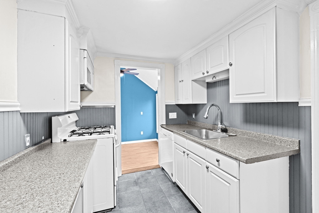 Weymouth, Massachusetts, 02190, United States, 2 Bedrooms Bedrooms, ,1 BathroomBathrooms,Residential,For Sale,1972757