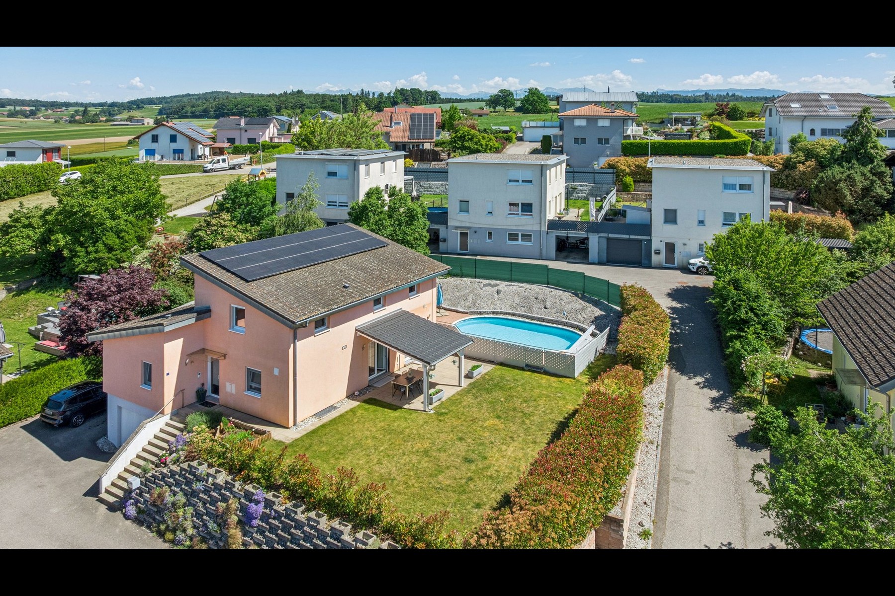  Magnificent property with swimming pool, combining comfort and quality of life - 物件實景