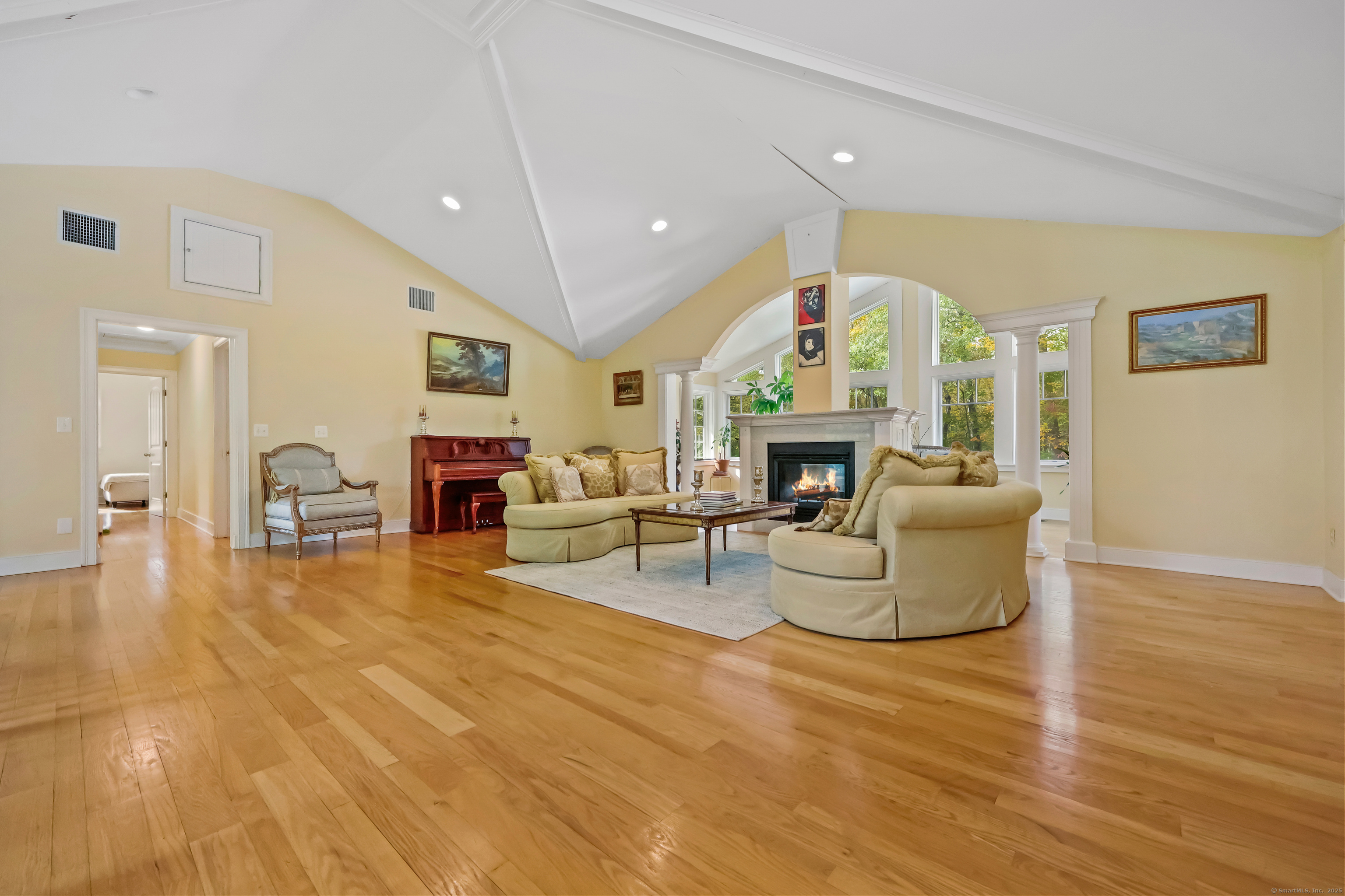 Fairfield, Connecticut, 06880, United States, 3 Bedrooms Bedrooms, ,3 BathroomsBathrooms,Residential,For Sale,1992139