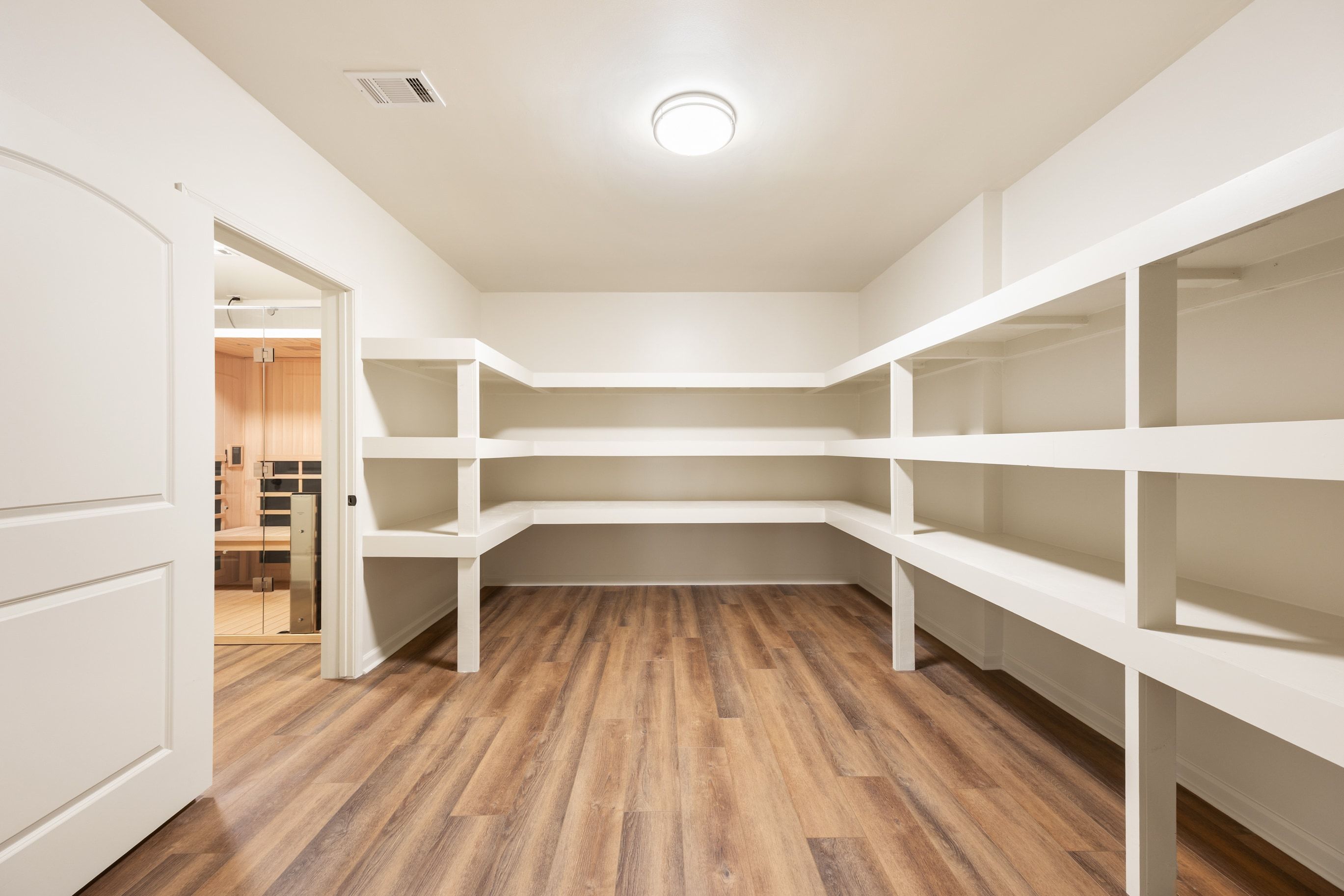  Move-in Ready Home Offers Exceptional Space, Comfort, and Craftsmanship - 物件實景